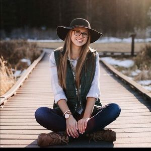 Meet your Posher, Hannah